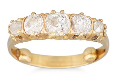 Lot 199 - A FIVE STONE DIAMOND RING, the old cut...