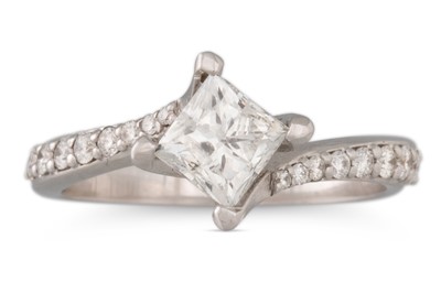 Lot 224 - A DIAMOND SOLITAIRE RING, the princess cut...