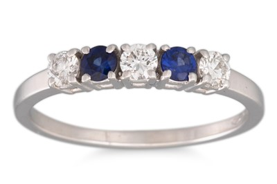 Lot 272 - A DIAMOND AND SAPPHIRE FIVE STONE RING, the...