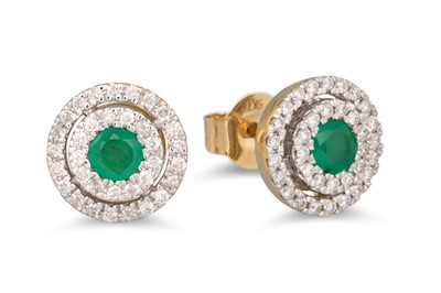 Lot 114 - A PAIR OF DIAMOND AND EMERALD TARGET EARRINGS,...