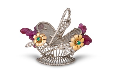 Lot 279 - A VINTAGE BROOCH, modelled as a basket of...