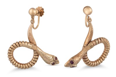 Lot 171 - A PAIR OF 9CT GOLD VINTAGE EARRINGS, modelled...