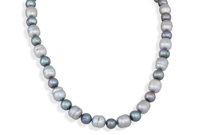 Lot 181 - AN HONORA CULTURED PEARL NECKLACE, silver clasp