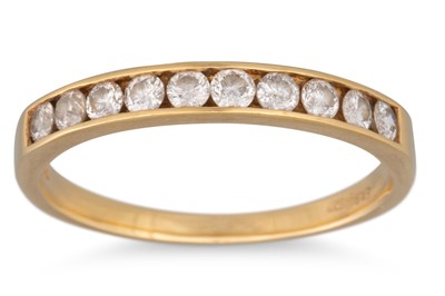 Lot 6 - A DIAMOND HALF ETERNITY RING, the ten round...