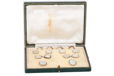 Lot 34 - A SET OF ANTIQUE MOTHER OF PEARL AND WHITE...