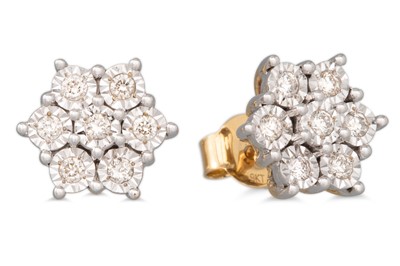 Lot 101 - A PAIR OF DIAMOND CLUSTER EARRINGS, illusion...