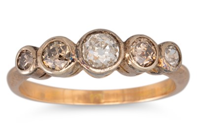 Lot 201 - AN ANTIQUE FIVE STONE DIAMOND RING, collet set...