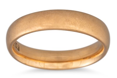 Lot 134 - A GOLD WEDDING BAND, testing 18ct gold, 4.6 g....