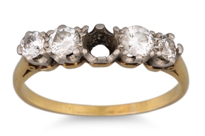 Lot 39 - A DIAMOND RING, mounted in 18ct yellow gold,...