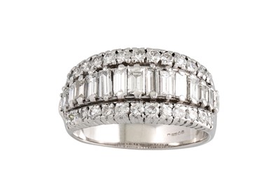 Lot 30 - A DIAMOND CLUSTER RING, the three rows of...