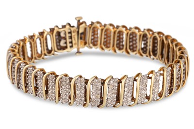 Lot 8 - A DIAMOND BRACELET, mounted in 10ct gold,...