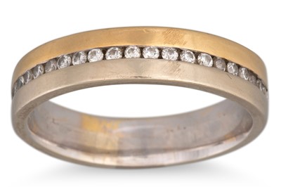 Lot 141 - A DIAMOND HALF ETERNITY RING, mounted in...