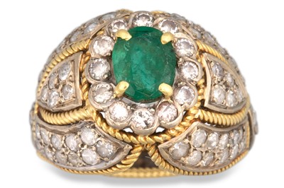 Lot 119 - AN UNUSUAL EMERALD AND DIAMOND RING, the...