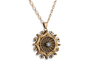 Lot 240 - A VINTAGE GOLD PENDANT, wirework and filigree...