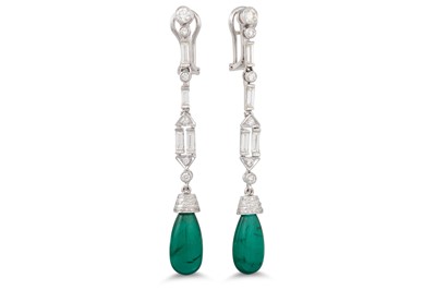 Lot 169 - A PAIR OF DIAMOND AND EMERALD DROP EARRINGS,...