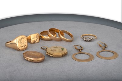 Lot 263 - A COLLECTION OF VARIOUS 9CT GOLD ITEMS,...