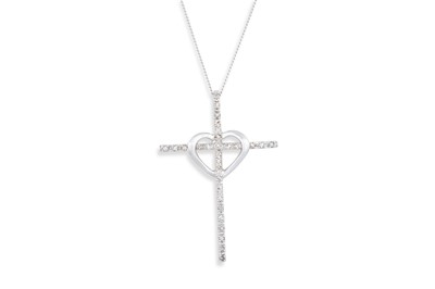 Lot 79 - A DIAMOND SET CROSS, in white gold, on a chain