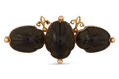 Lot 116 - AN ANTIQUE BEETLE BROOCH, in gold