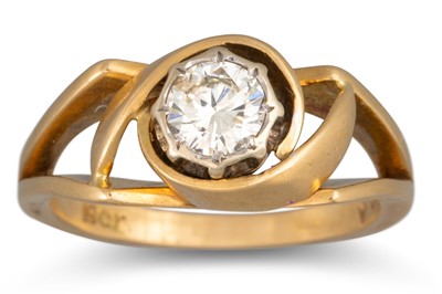 Lot 280 - A DIAMOND SOLITAIRE RING, the brilliant cut...