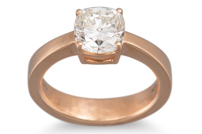 Lot 275 - A DIAMOND SOLITAIRE RING, the square cushion...