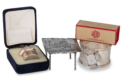 Lot 454 - A COLLECTION OF SILVER ITEMS, to include a...