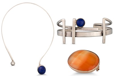 Lot 1 - A LAPIS LAZULI STERLING SILVER COLLERETTE,...