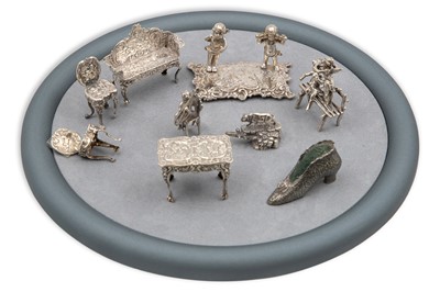 Lot 486 - AN INTERESTING COLLECTION OF MINATURE SILVER...