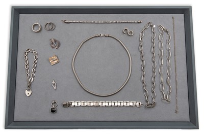 Lot 180 - A COLLECTION OF SILVER HALLMARKED JEWELLERY,...