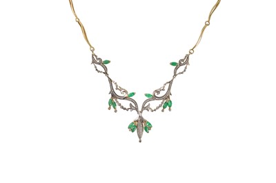 Lot 144 - AN EMERALD AND DIAMOND NECKLACE, of cluster...