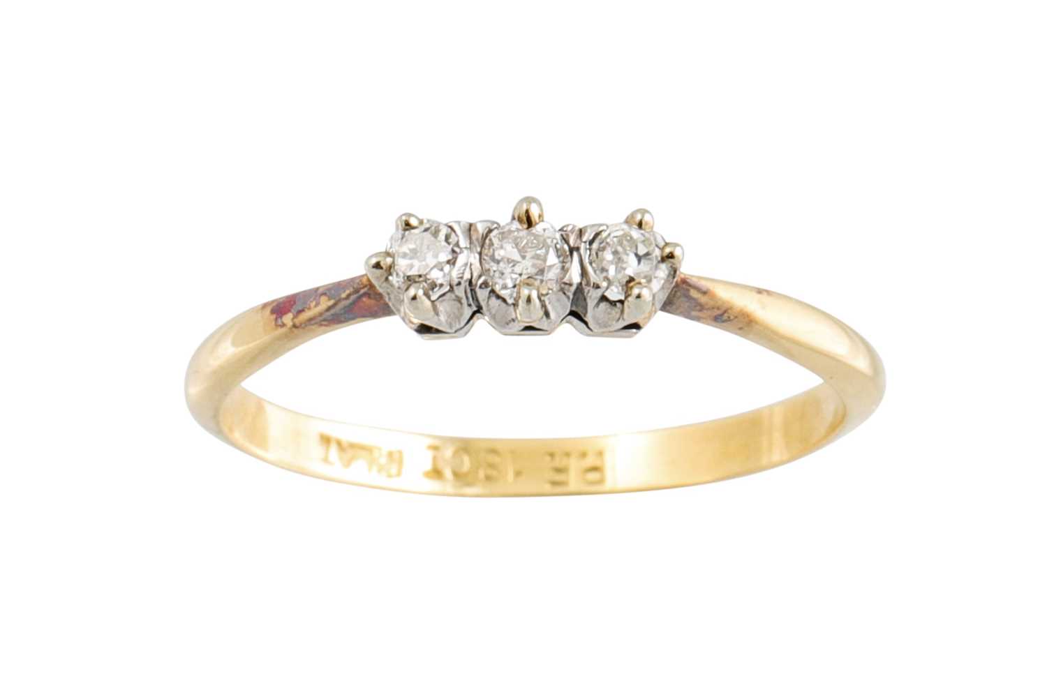 Lot 215 - A THREE STONE DIAMOND RING, mounted in 18ct...