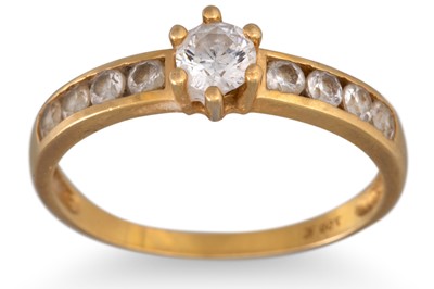 Lot 16 - AN 18CT GOLD DRESS RING, 2.2 g. Size: O