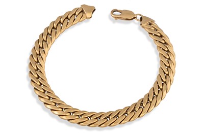 Lot 23 - AN 18CT GOLD BRACELET, flat curb link, 9 g.