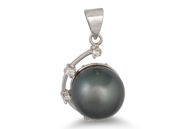 Lot 25 - A DIAMOND AND CULTURED PEARL PENDANT, mounted...