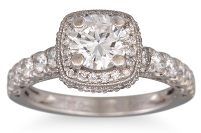 Lot 348 - A DIAMOND CLUSTER RING, the brilliant cut...