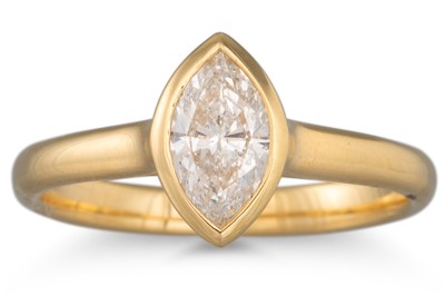 Lot 75 - A DIAMOND SOLITAIRE RING, the marquise diamond...