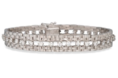 Lot 85 - A VINTAGE DIAMOND SET BRACELET, comprising a...