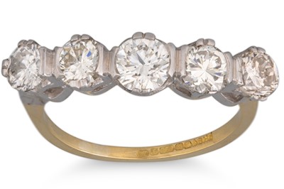 Lot 241 - A FIVE STONE DIAMOND RING, mounted in 18ct...