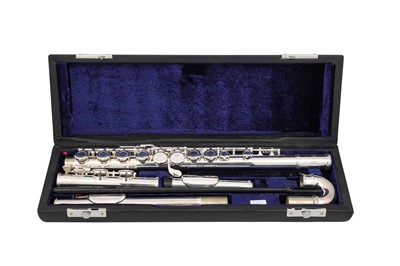 Lot 568 - A MODERN CASED SILVER PLATED CLASSICAL FLUTE