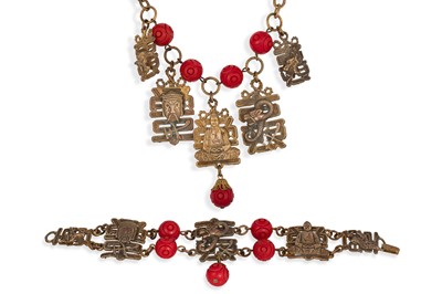 Lot 13 - A 1940'S EASTERN THEMED BRACELET AND NECKLACE...