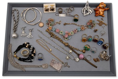 Lot 239 - A LARGE COLLECTION OF VINTAGE JEWELLERY, some...