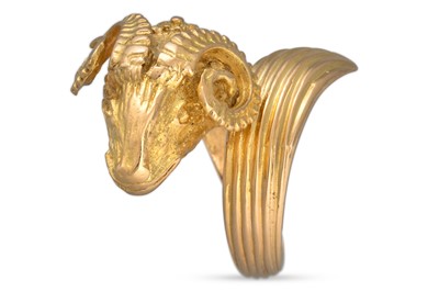 Lot 34 - AN 18CT GOLD RING, modelled as a ram's head,...