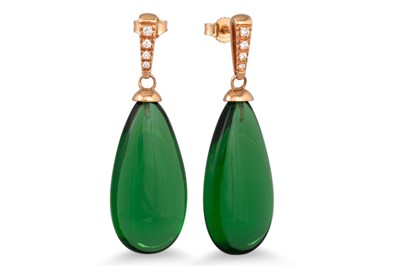 Lot 60 - A PAIR OF GREEN CHALCEDONY DROP EARRINGS, to...