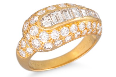 Lot 103 - A BOUCHERON DIAMOND RING, set with baguette...