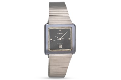 Lot 173 - A GENT'S RADO WRISTWATCH, black face