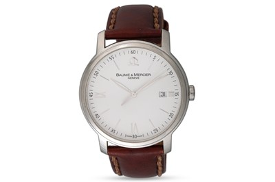 Lot 174 - A GENT'S BAUME & MERCIER WRISTWATCH, white...