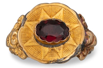 Lot 31 - AN ANTIQUE WILLIAM IV GOLD MEMORIAL RING, ca...