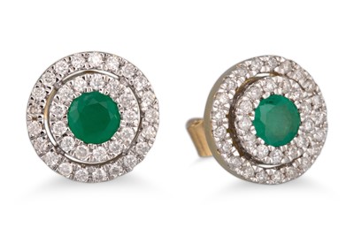 Lot 69 - A PAIR OF EMERALD AND DIAMOND TARGET EARRINGS,...