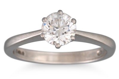 Lot 32 - A DIAMOND SOLITAIRE RING, mounted in platinum....