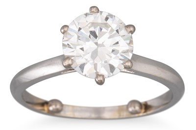 Lot 267 - A DIAMOND SOLITAIRE RING, the brilliant cut...