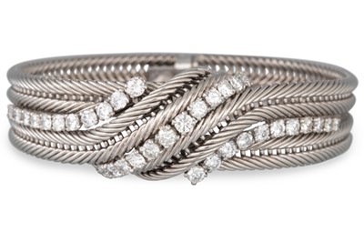 Lot 244 - AN 18CT WHITE GOLD DIAMOND SET RETRO BRACELET,...